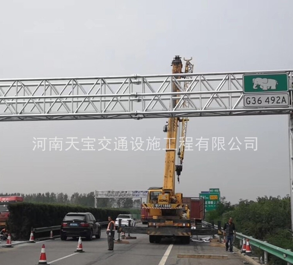 隆堯高速ETC門架桿廠家|高速龍門架標(biāo)桿廠|ETC門架桿生產(chǎn)廠家